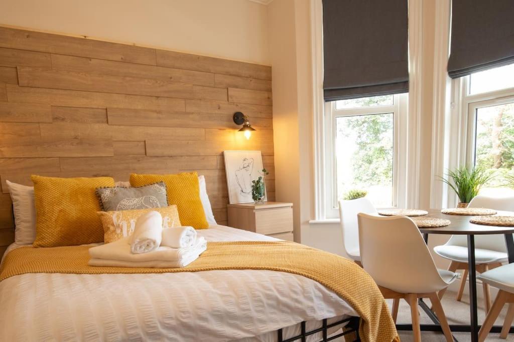 One Bed Apartment, Close To Train, City, Beach And Hospital Long Booking Welcome AEGON International Exteriér fotografie