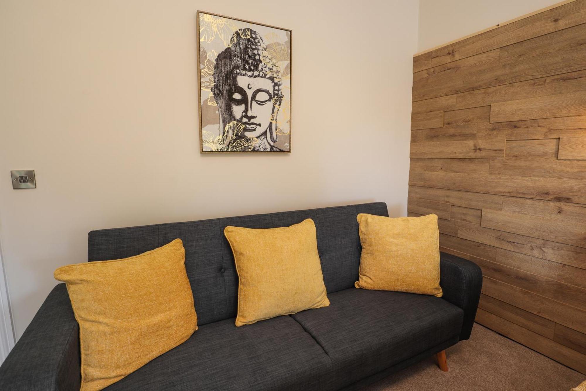 One Bed Apartment, Close To Train, City, Beach And Hospital Long Booking Welcome AEGON International Exteriér fotografie