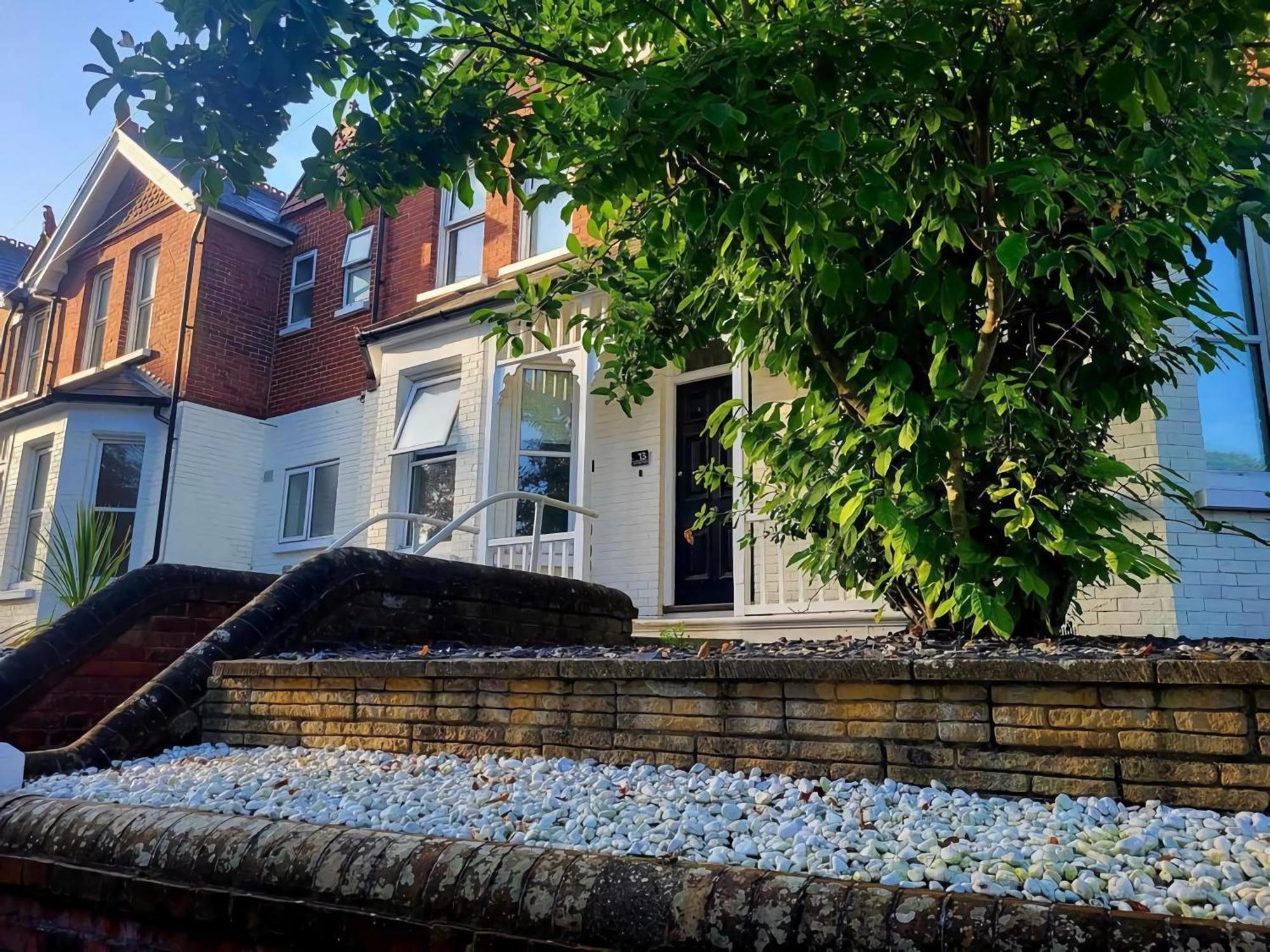 One Bed Apartment, Close To Train, City, Beach And Hospital Long Booking Welcome AEGON International Exteriér fotografie