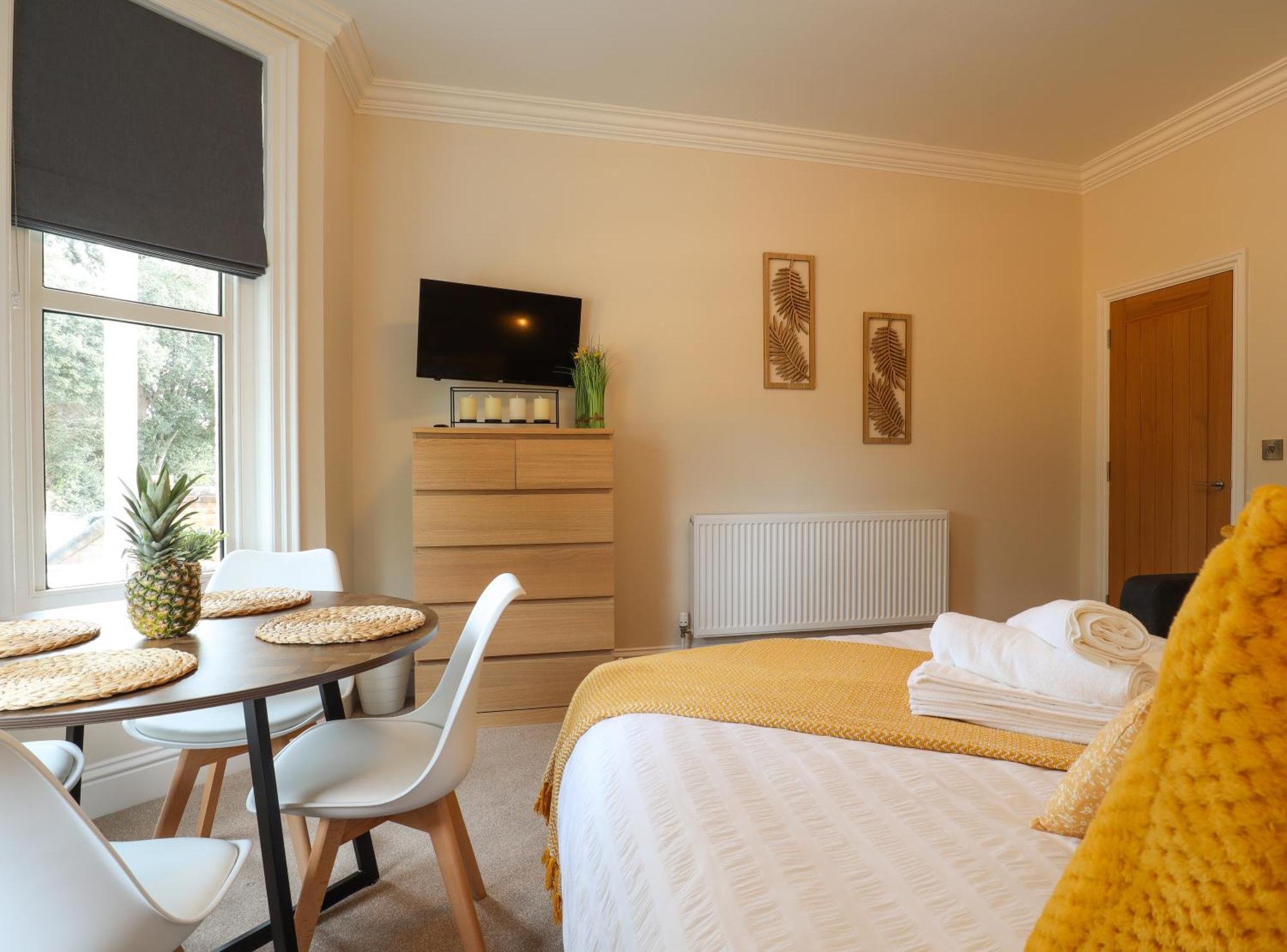 One Bed Apartment, Close To Train, City, Beach And Hospital Long Booking Welcome AEGON International Exteriér fotografie
